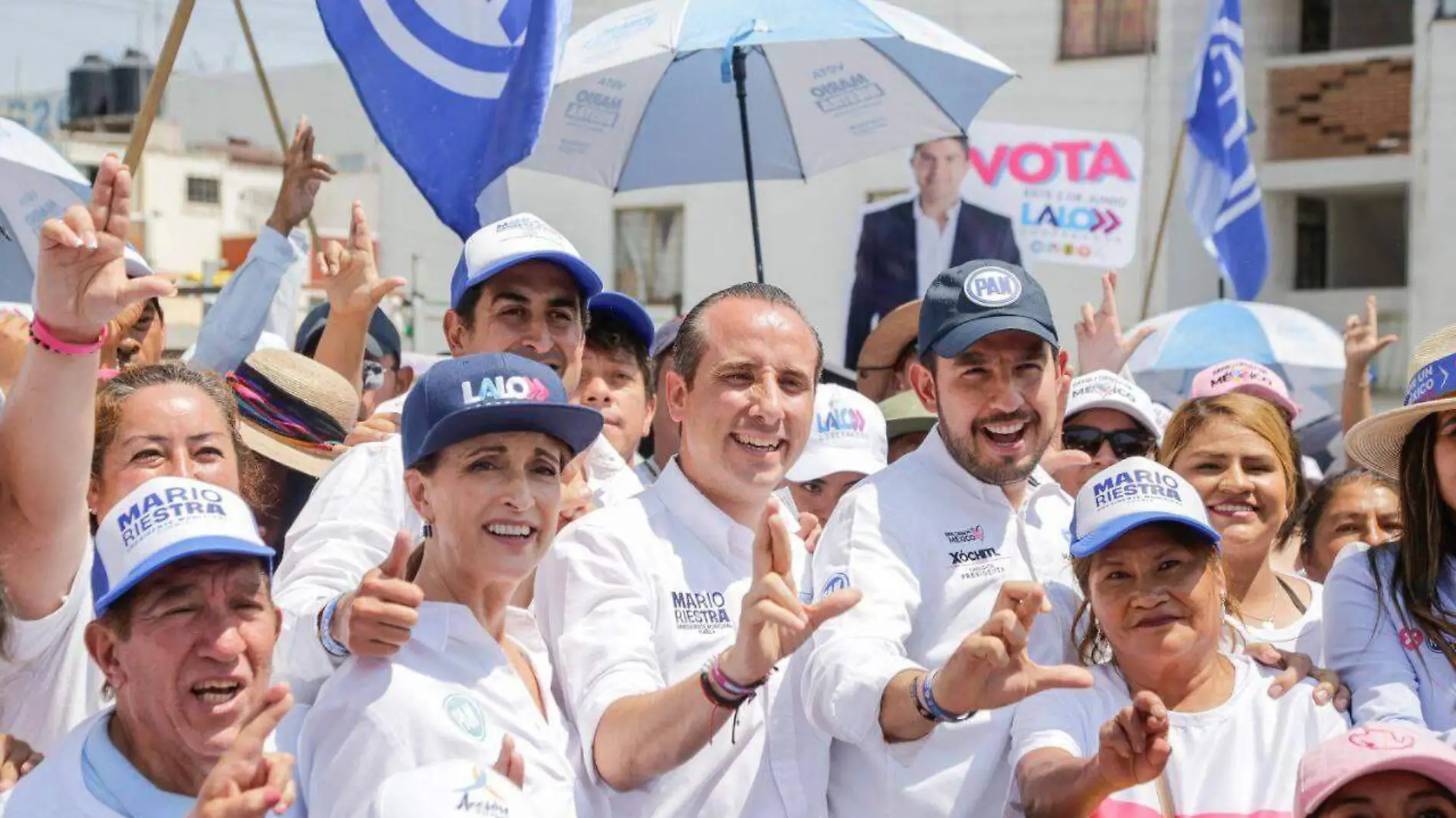 Mario Riestra se reúne con integrantes de la Canagraf, acompañado de Marko Cortés
